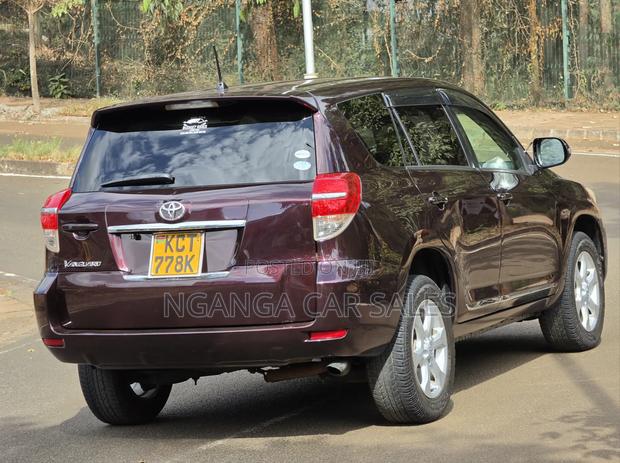Toyota Vanguard 2011 Maroon