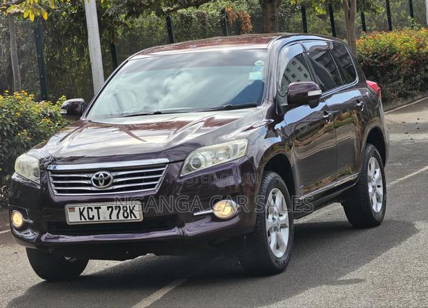 Toyota Vanguard 2011 Maroon