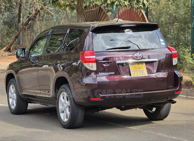 Toyota Vanguard 2011 Maroon