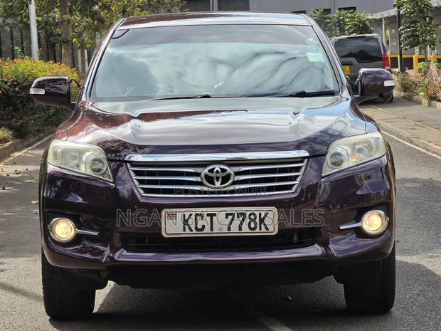 Toyota Vanguard 2011 Maroon