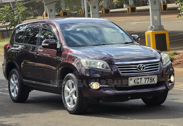 Toyota Vanguard 2011 Maroon