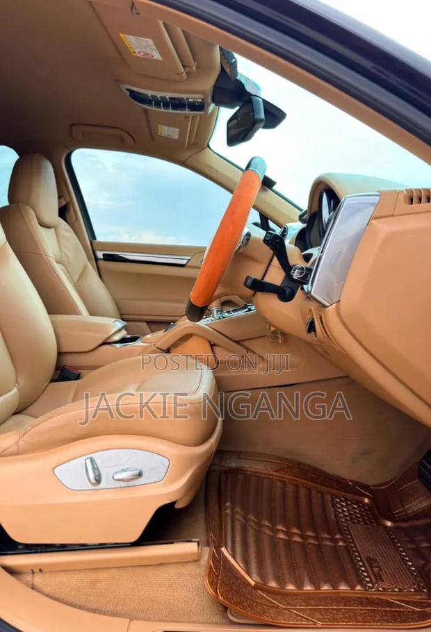 Porsche Cayenne 2014 White