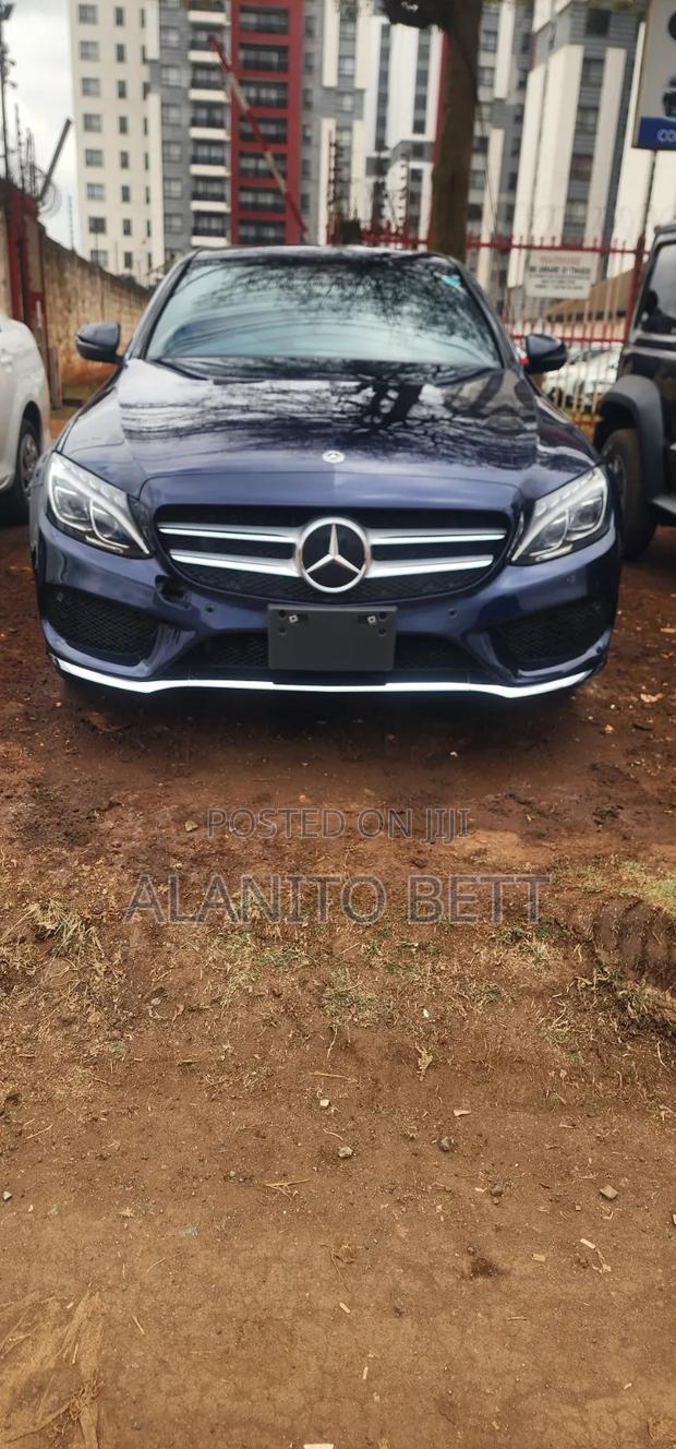 Mercedes-Benz C220 2019 Blue