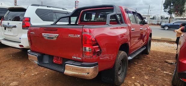 Toyota Hilux 2019 Red