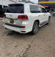 Toyota Land Cruiser 2018 White for sale