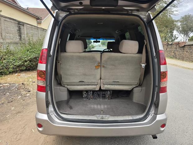 Toyota Noah 2007 Gold