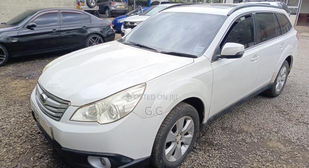 Subaru Outback 2021 White