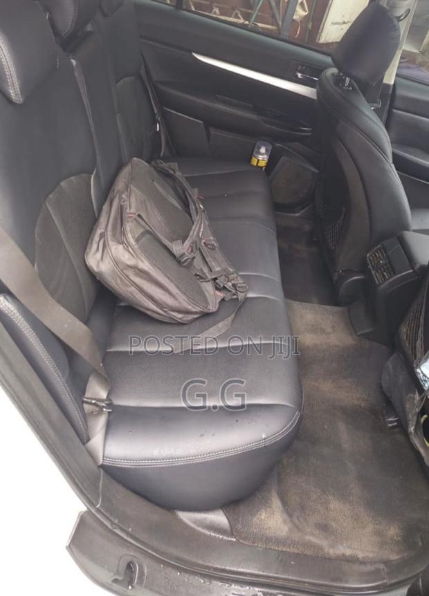 Subaru Outback 2021 White
