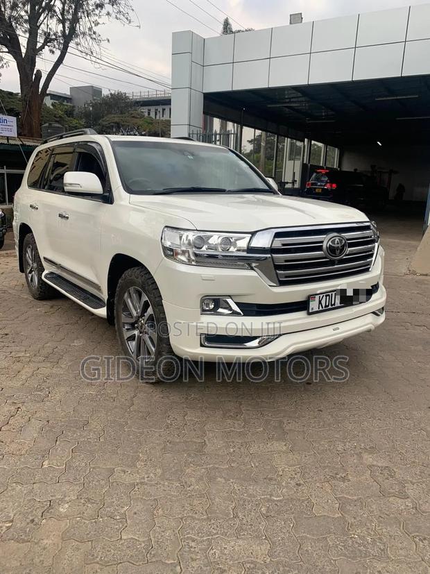 Toyota Land Cruiser 2018 White