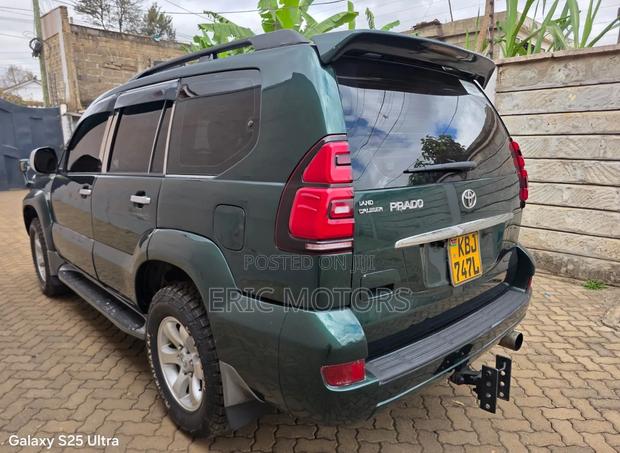 Toyota Land Cruiser Prado 2005 Green