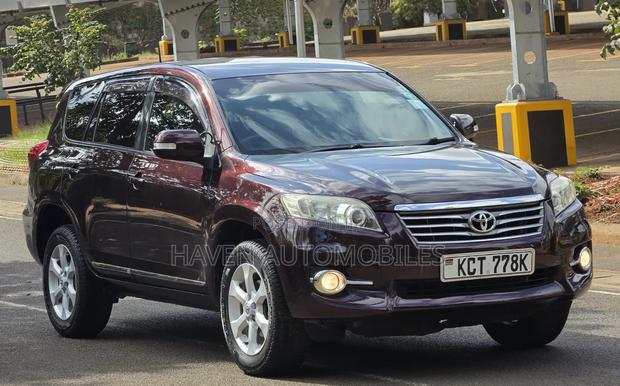 Toyota Vanguard 2011 Brown
