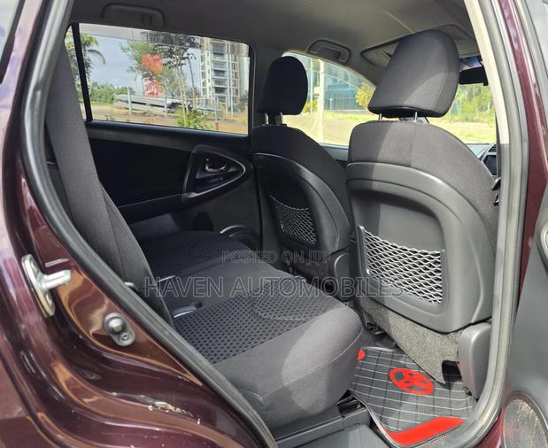 Toyota Vanguard 2011 Brown