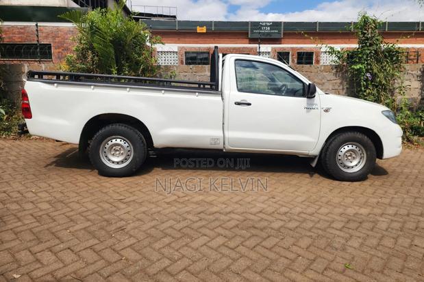Toyota Hilux 2.5 D-4D SRX 2010 White