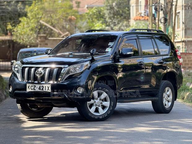 Toyota Land Cruiser 2015 Black