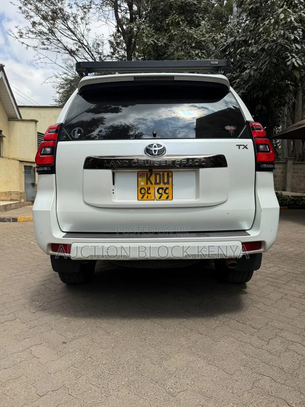 Toyota Land Cruiser Prado 2021 White