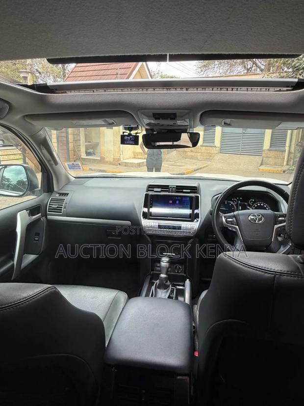 Toyota Land Cruiser Prado 2021 White