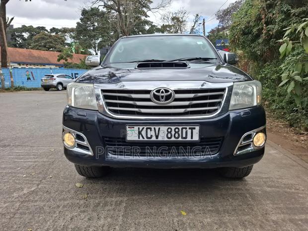 Toyota Hilux 3.0 D-4D 4x4 2012 Matt Black