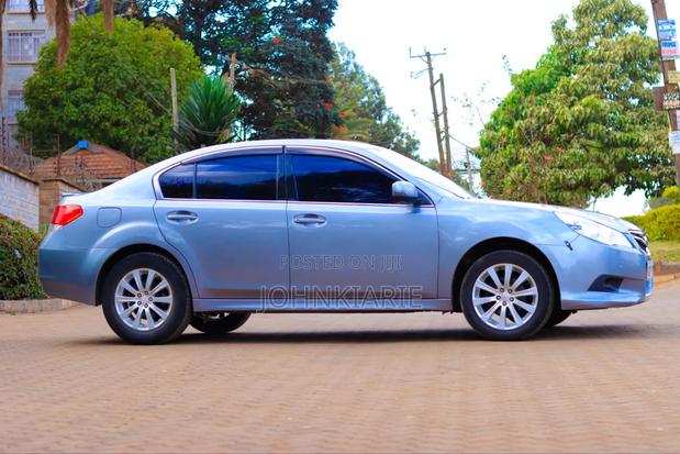 Subaru Legacy 2.5i 2011 Gray