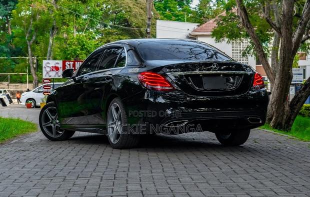 Mercedes-Benz C200 2016 Black