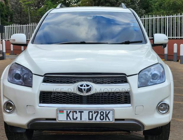 Toyota RAV4 2011 White