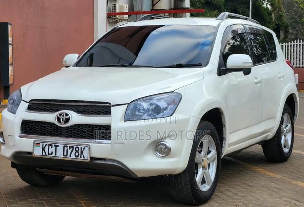 Toyota RAV4 2011 White