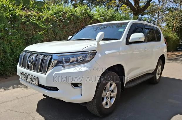 Toyota Land Cruiser Prado 2011 White