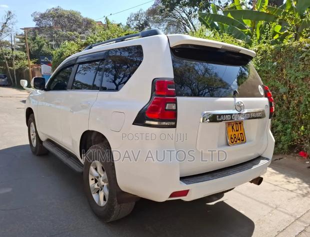 Toyota Land Cruiser Prado 2011 White
