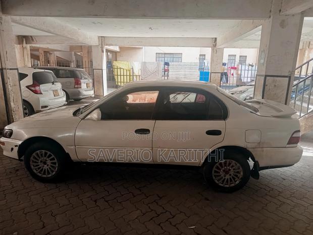 Toyota Corolla 1998 White