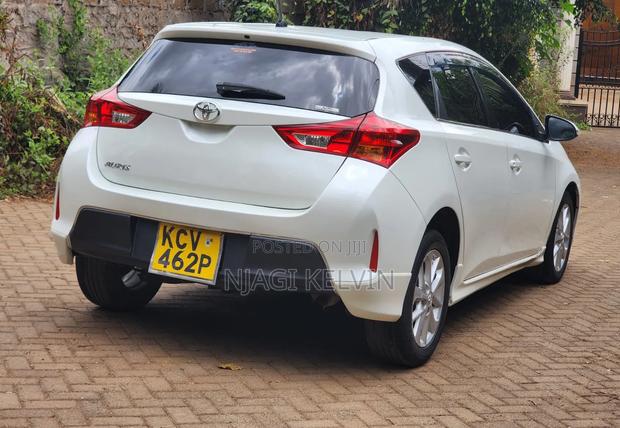 Toyota Auris 2012 White
