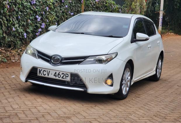 Toyota Auris 2012 White