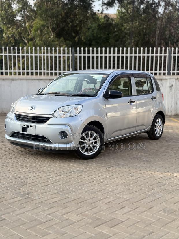 Toyota Passo 1.0 FWD 2019 Silver