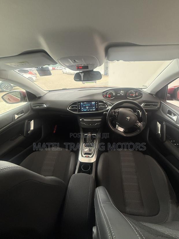 Peugeot 308 2019 Red