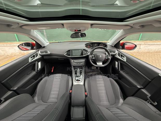 Peugeot 308 2019 Red