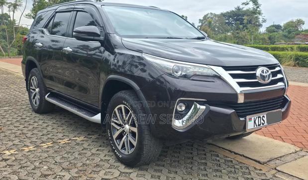 Toyota Fortuner 2.4 D AWD 2018 Gray
