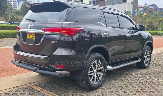 Toyota Fortuner 2.4 D AWD 2018 Gray