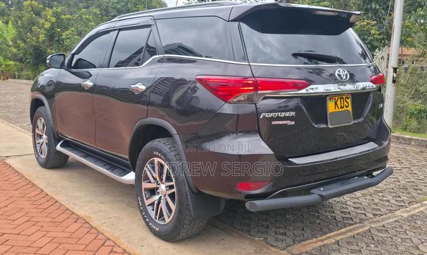 Toyota Fortuner 2.4 D AWD 2018 Gray