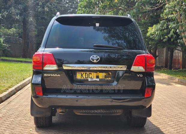 Toyota Land Cruiser 4.5 V8 VXR 2013 Black