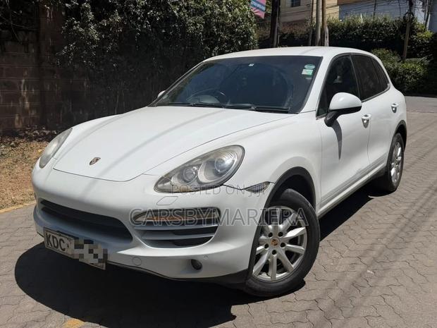 Porsche Cayenne 2013 White