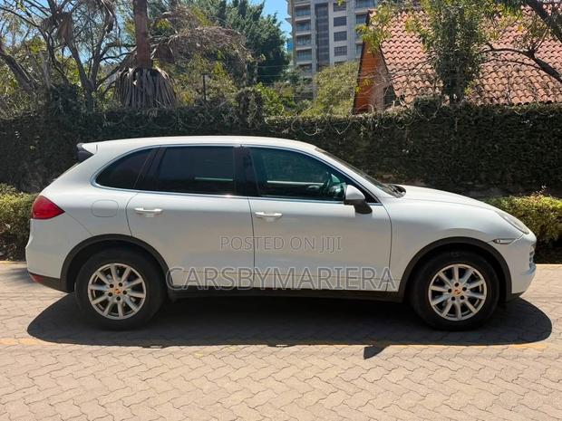 Porsche Cayenne 2013 White