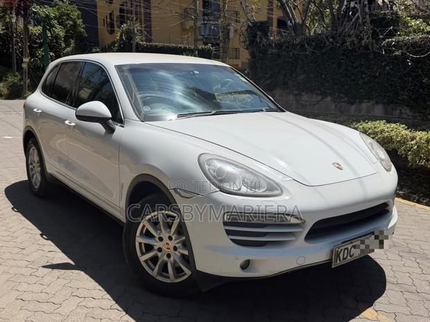 Porsche Cayenne 2013 White