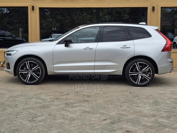 Volvo XC60 2021 Silver