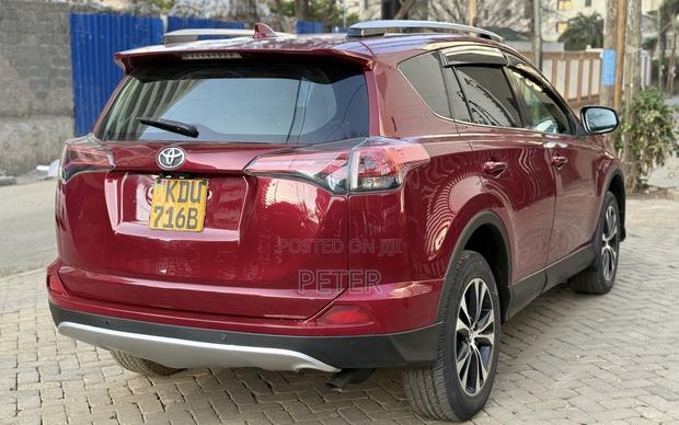 Toyota RAV4 2018 Red