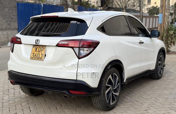 Honda Vezel 2018 White