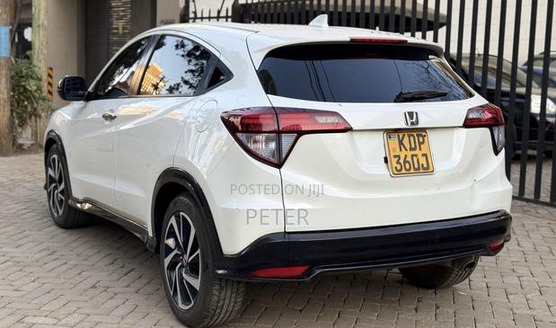 Honda Vezel 2018 White