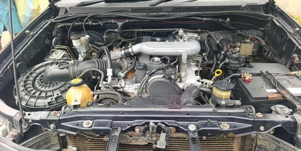 Toyota Hilux 2013 Black