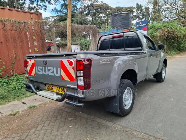 Isuzu D-MAX 2021 Brown