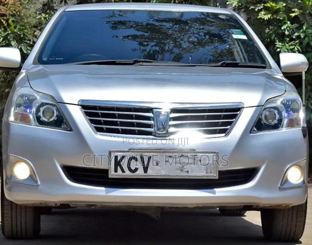 Toyota Premio 2012 Silver