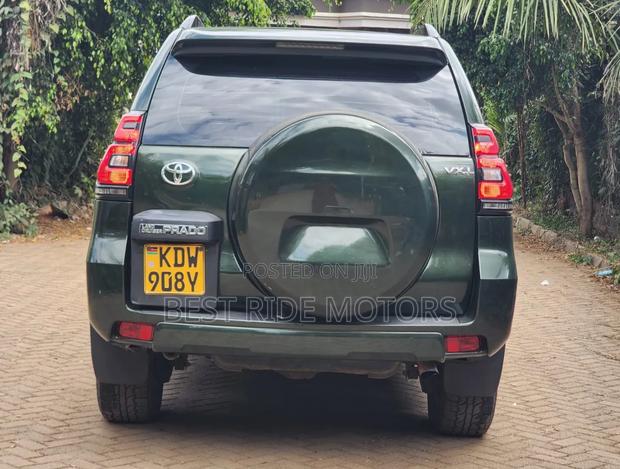 Toyota Land Cruiser Prado 3.0 D-4D (190 Hp) 7 seats 2014 Green