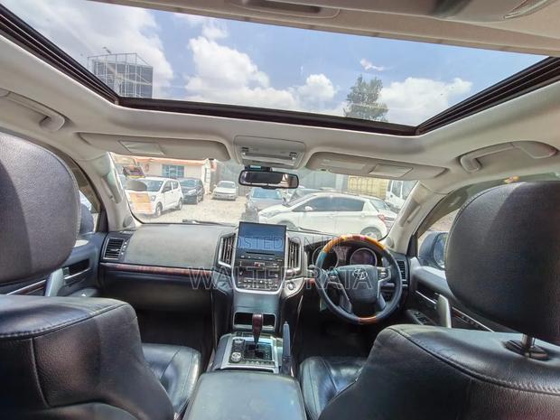 Toyota Land Cruiser 2013 White