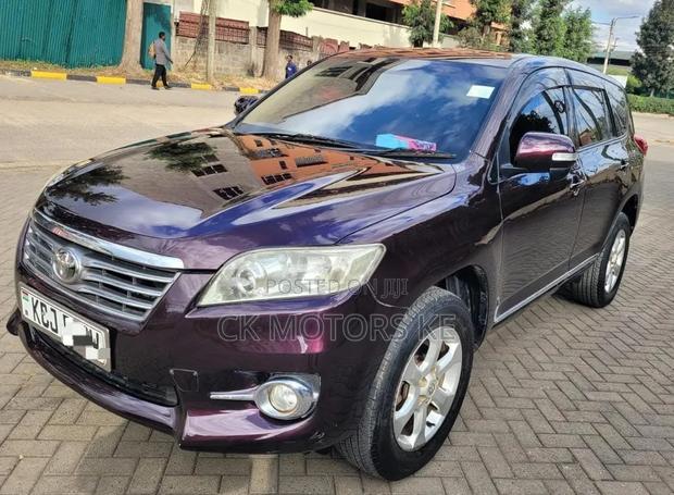 Toyota Vanguard 2011 Maroon